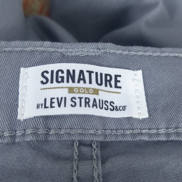 Signature Gold Levi Strauss Light Gray Cargo Shorts Mens 46 Hits At The Knee NWT - Picture 14 of 16
